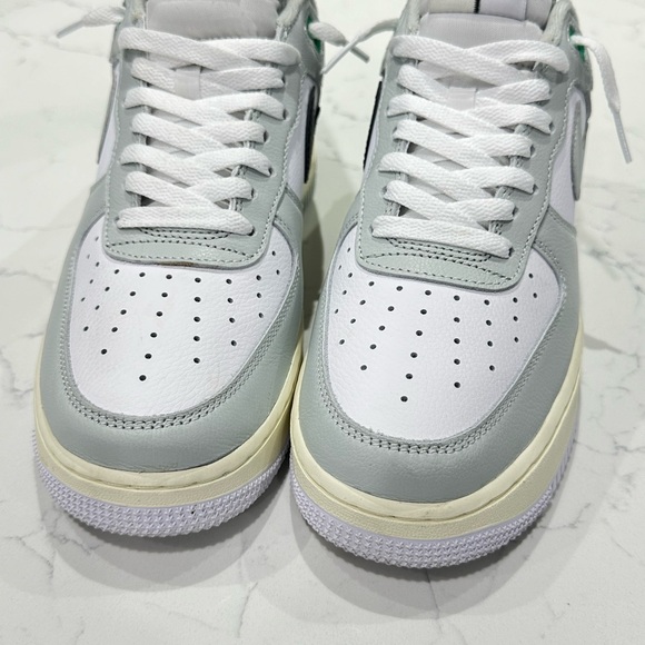 Nike Air Force 1 Low Like New 👟 With Box - Picture 3 of 4